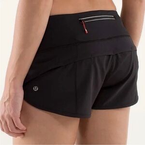 Lululemon Run: Speed Up Short 2.5" Size 6 Black With Inner Brief Back Zip Pocket